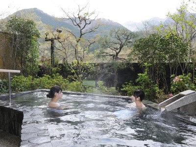 Suối nước nóng Kinugawa Onsen