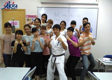Lớp học Akira chùa Láng