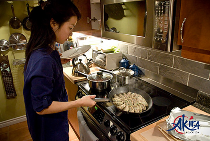 Du học Nhật Bản: du học sinh cần học cách nấu ăn